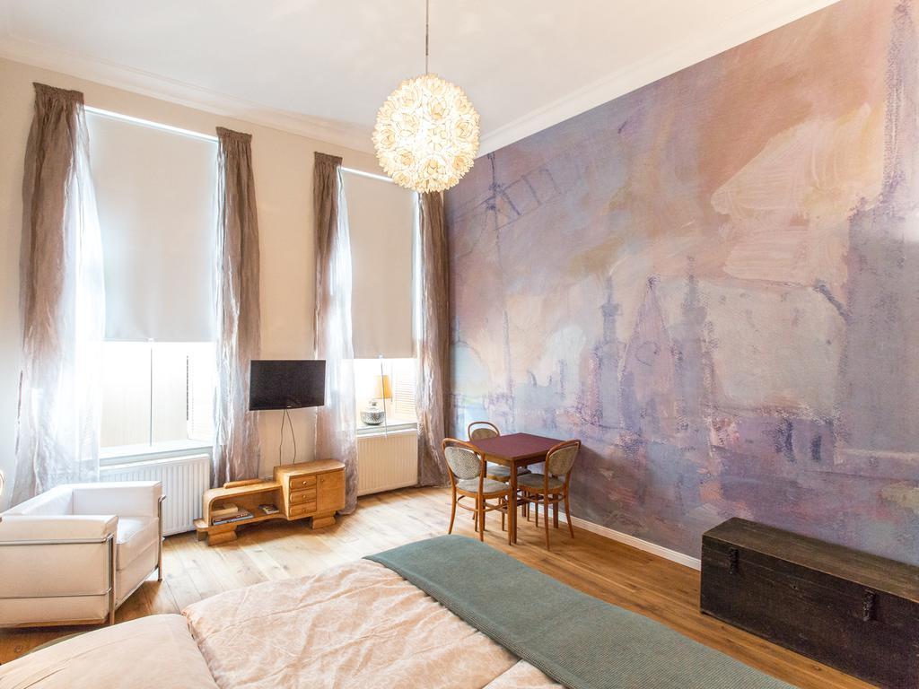 Designappartement Vienna Paintings Buitenkant foto